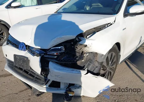 2013 Volkswagen Jetta Hybrid Sel Premium from USA, damaged, VIN 3VW637AJ7DM283322